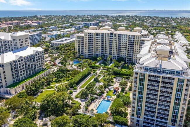 Building Photo - 445 Grand Bay Dr