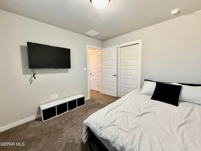 Building Photo - 11860 Ernest Rd