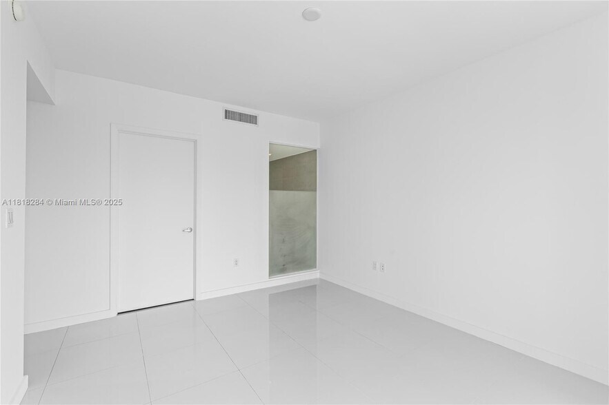 Building Photo - 1300 S Miami Ave