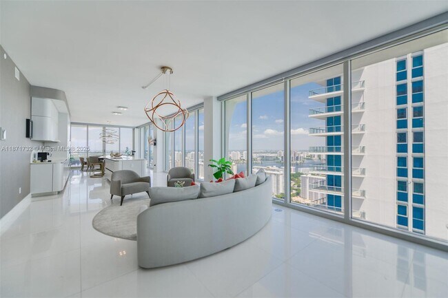 Building Photo - 16901 Collins Ave