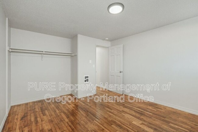 Building Photo - 18411 E Burnside St