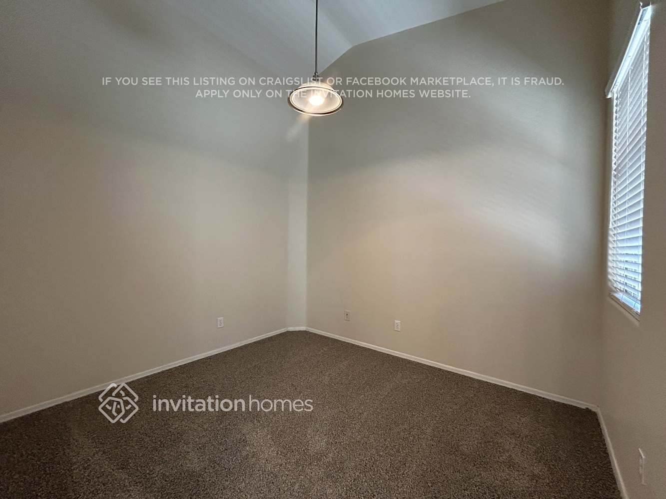 Building Photo - 10235 W Hilton Ave