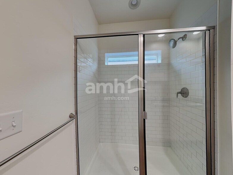 Building Photo - 302 E Sicily Dr