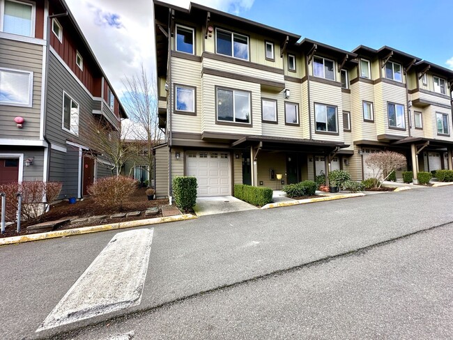 Building Photo - 3bd/2.5ba Bothell Townhome