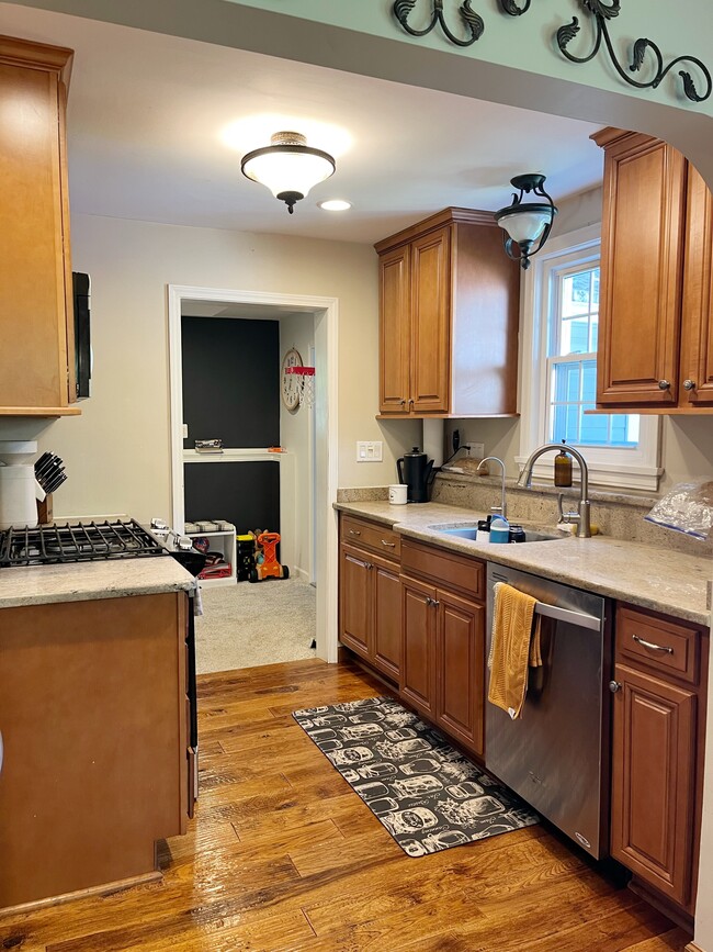 Building Photo - 275 Woodland Dr