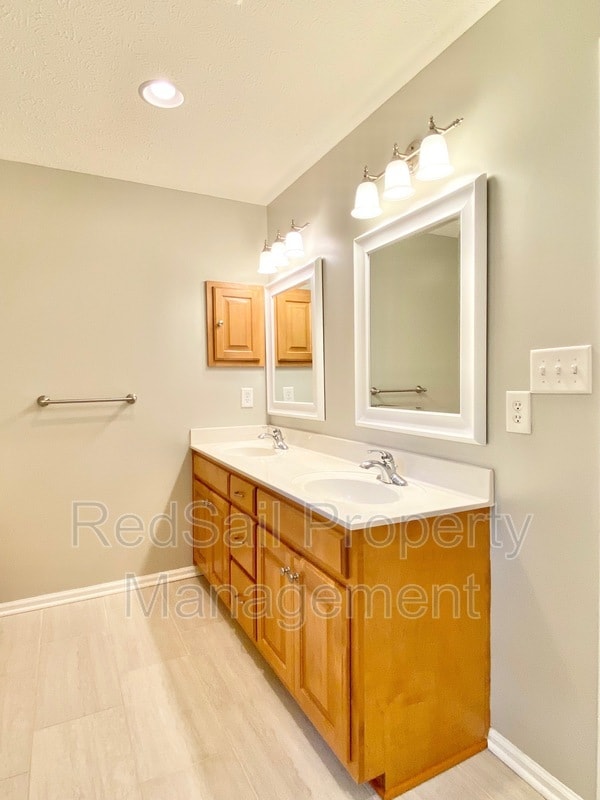 Building Photo - 110 Mulberry Ct