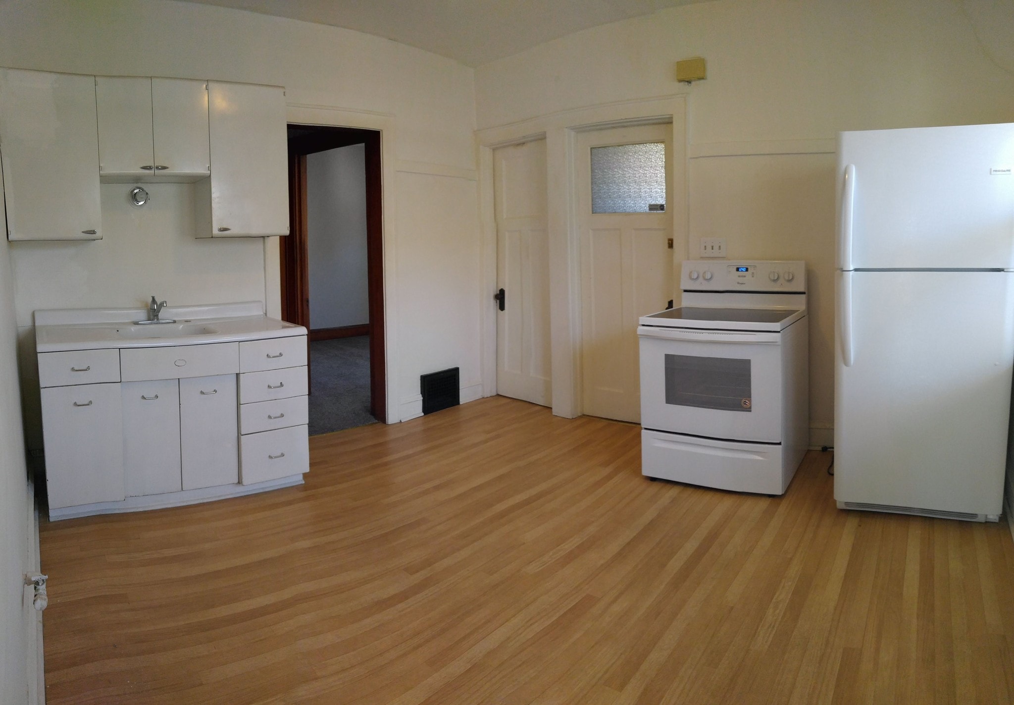 Kitchen - 5414 W Galena St