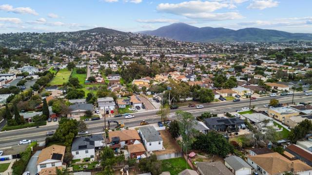 Building Photo - 1918 Skyline Dr