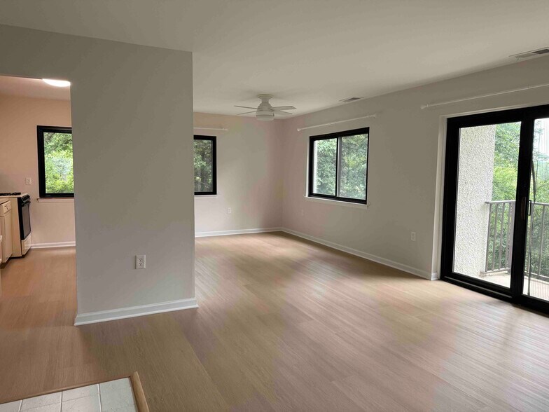 Building Photo - 613 Oakland Hills Ct
