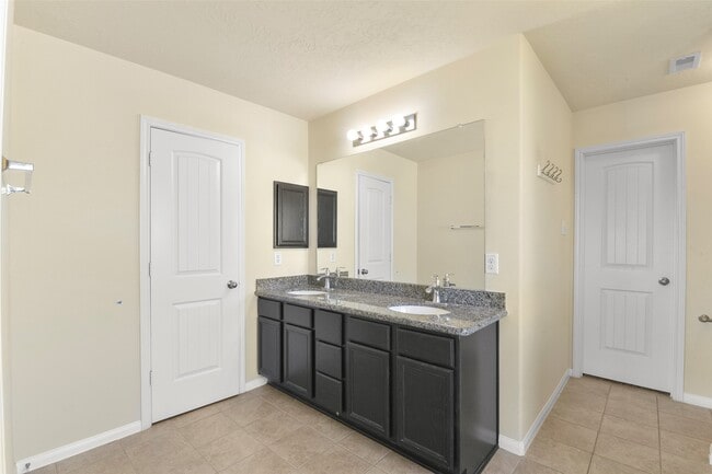 Building Photo - 11711 Red Hummingbird Dr