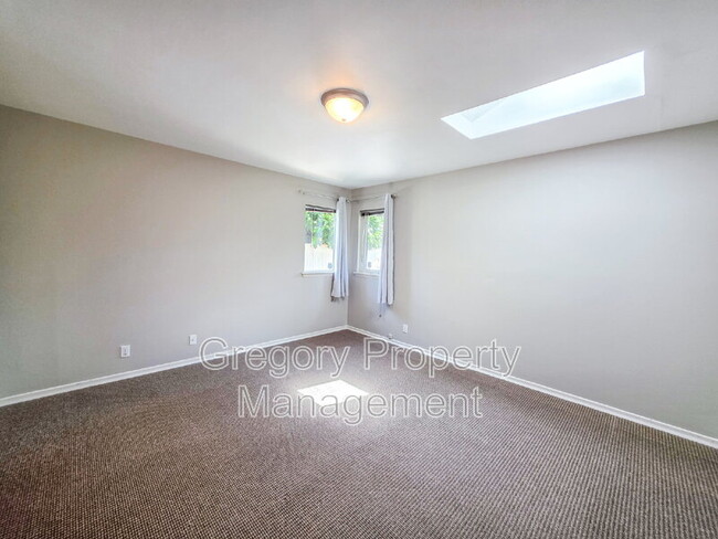 Building Photo - 17931 Fremont Ave N