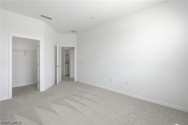 Building Photo - 15918 Grn Acrs Ave