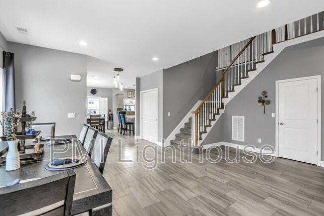 Building Photo - 25 Willow Dr