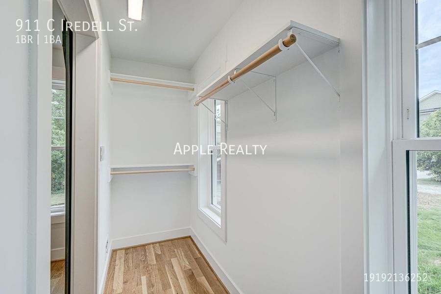 Building Photo - 911 Iredell St