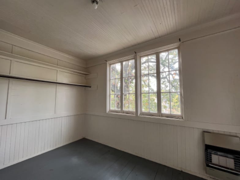 Building Photo - 1202 S Schiller St