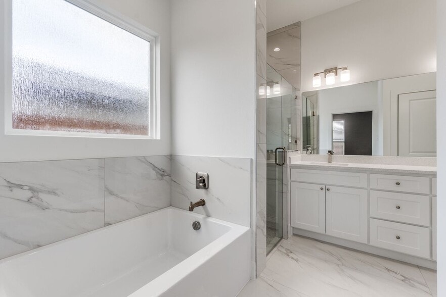 Building Photo - 2534 Southland St