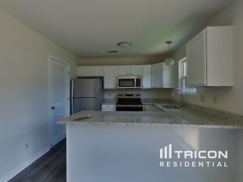 Building Photo - 4500 Luau Ct