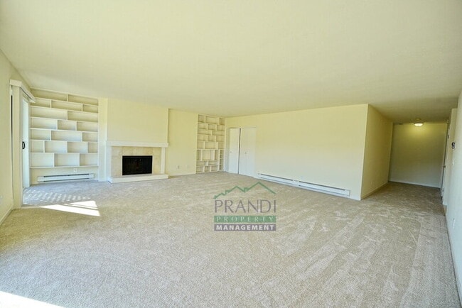 Building Photo - 16 Greenwood Bay Dr