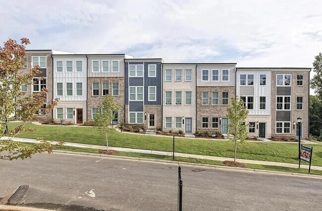 Building Photo - Newly Constructed 2/4 Townhome in Grant Park Directly on the Atlanta BeltLine!