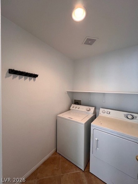 Building Photo - 5473 Tinker Toy Ave