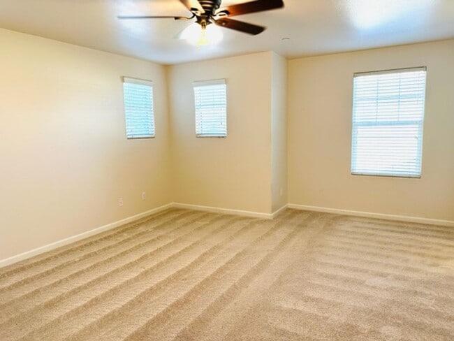 Building Photo - $2,150 Harlan Ranch, 3 bd/ 2.5 bath - N. S...