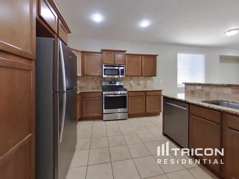 Building Photo - 3106 E Ravenswood Dr