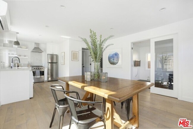 Building Photo - 1269 1/2 S Muirfield Rd