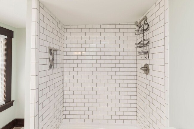 Building Photo - 616 Colorado Ave