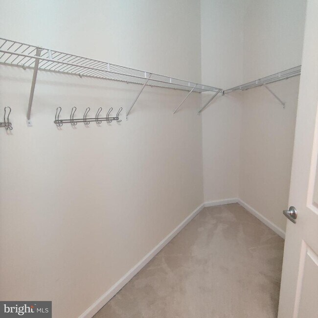 Building Photo - 309 Holland Ln