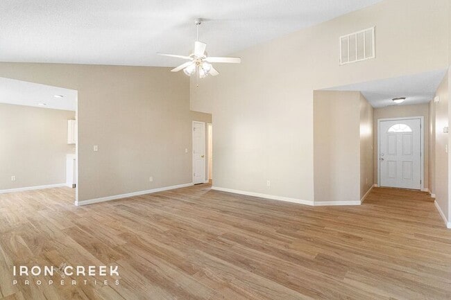 Building Photo - 89 Running Briar Rd