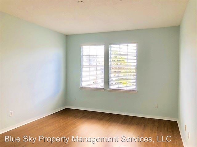 Building Photo - 3 br, 2.5 bath House - 641 Mulberry Ave.