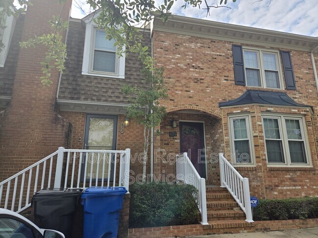 Building Photo - 674 Lord Dunmore Dr