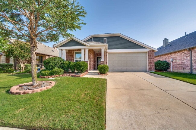Building Photo - Beautiful Open-Concept Home with Large Backyard