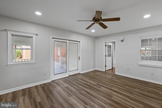 Building Photo - 10802 Blossom Ln