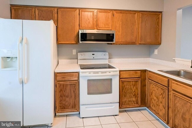 Building Photo - 517 Gloucester Ct