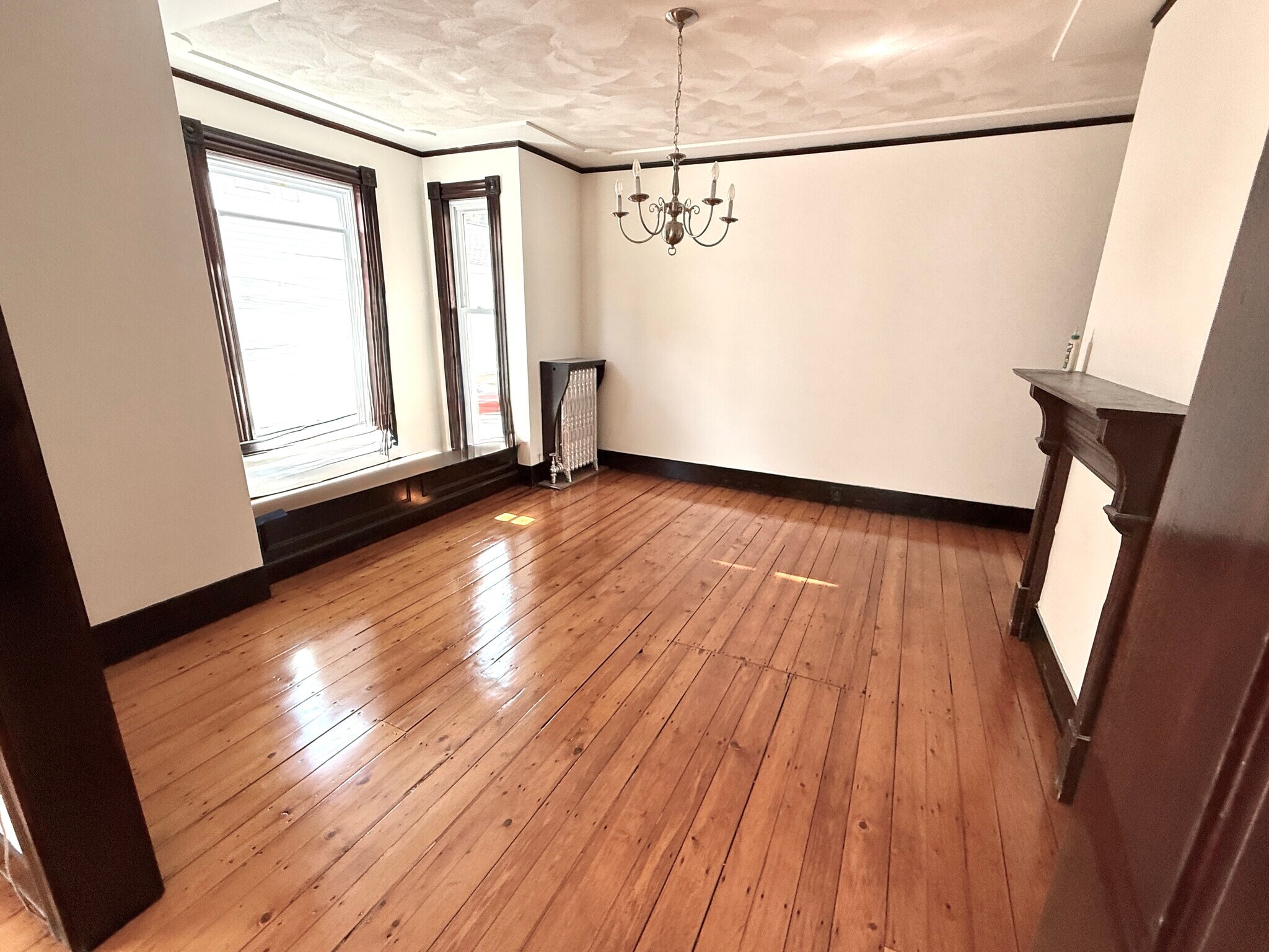 Building Photo - 20 Brewster St
