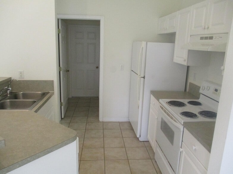 Building Photo - Coming soon  nice 3/2 with newer carpet