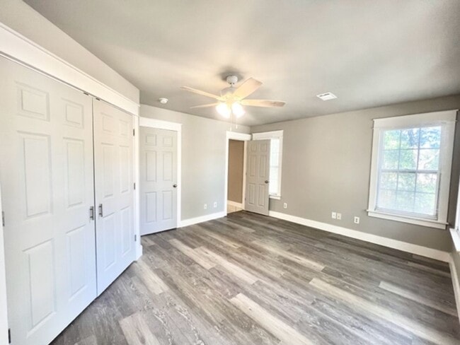 Building Photo - 140 Hickory Lp Dr