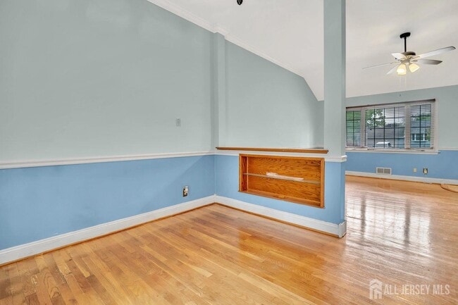 Building Photo - 110 Willow Ave