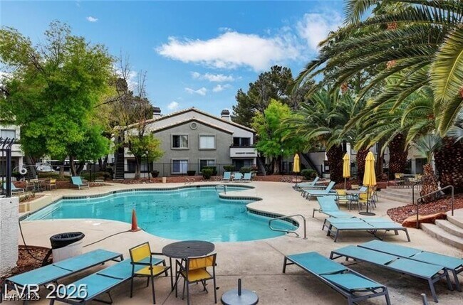 Building Photo - 5140 Mandalay Springs Dr