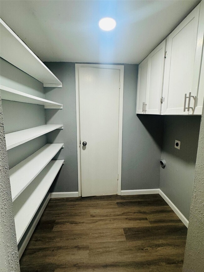 Building Photo - 12509 Newbrook Dr