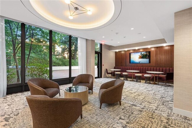 Building Photo - 2575 Peachtree Rd NE