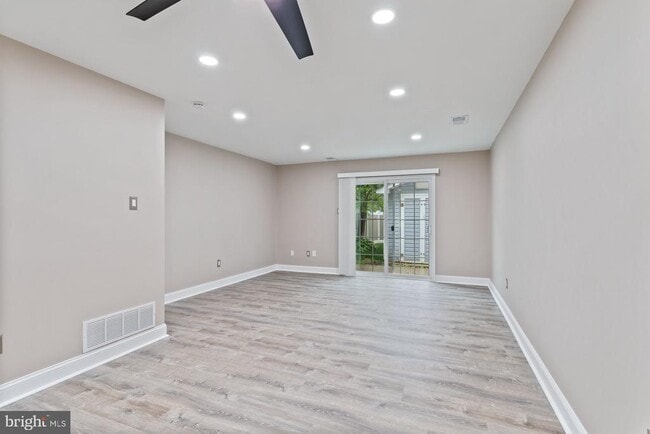 Building Photo - 4520 Rosemarie Dr