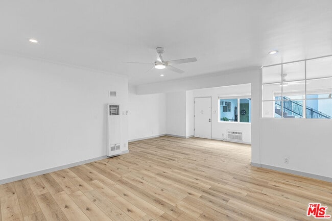 Building Photo - 4916 Hazeltine Ave