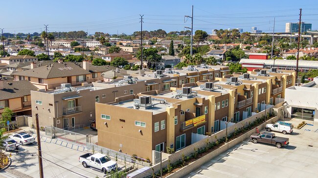 Building Photo - 11418 S Inglewood Ave