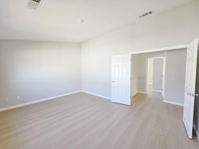 Building Photo - 2075 Purcell Pl