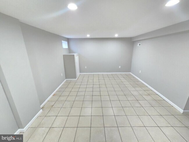 Building Photo - 3516 Erdman Ave