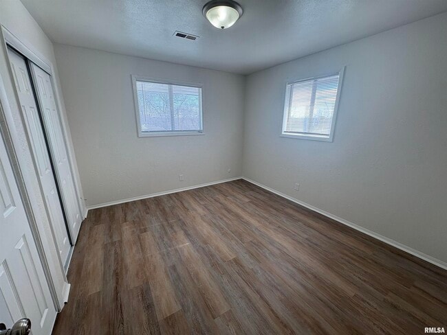 Building Photo - 1523 N Pierson Ave