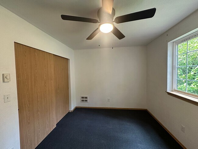 Building Photo - 3 BR Home in Clearwood