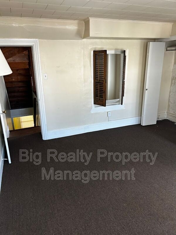 Building Photo - 106-B N Main St